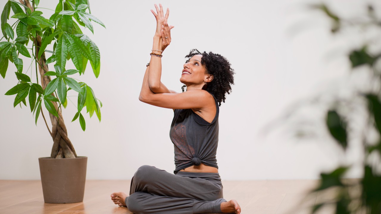 Respecting and honouring your knees - Ekhart Yoga
