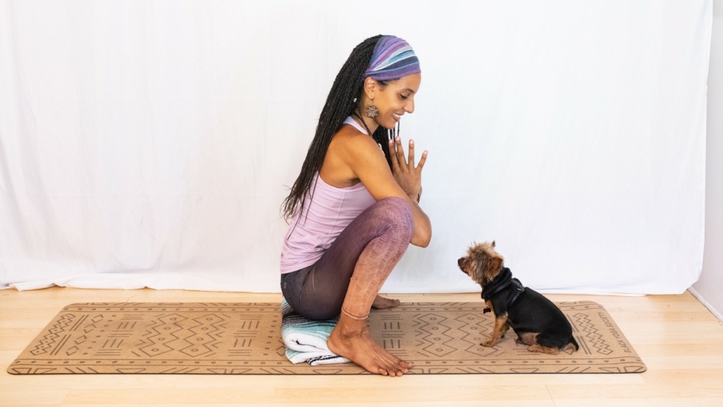 How To Do: Garland Pose (Malasana) Aka The Yogi Squat - Yoga Total Fitness