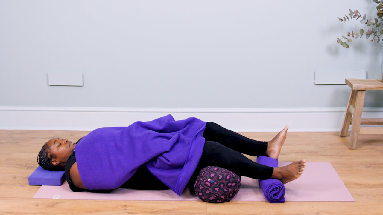 How to Do Savasana - Corpse Pose: Benefits & Tips | cult.fit