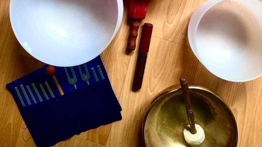 Sound healing bowls and forks