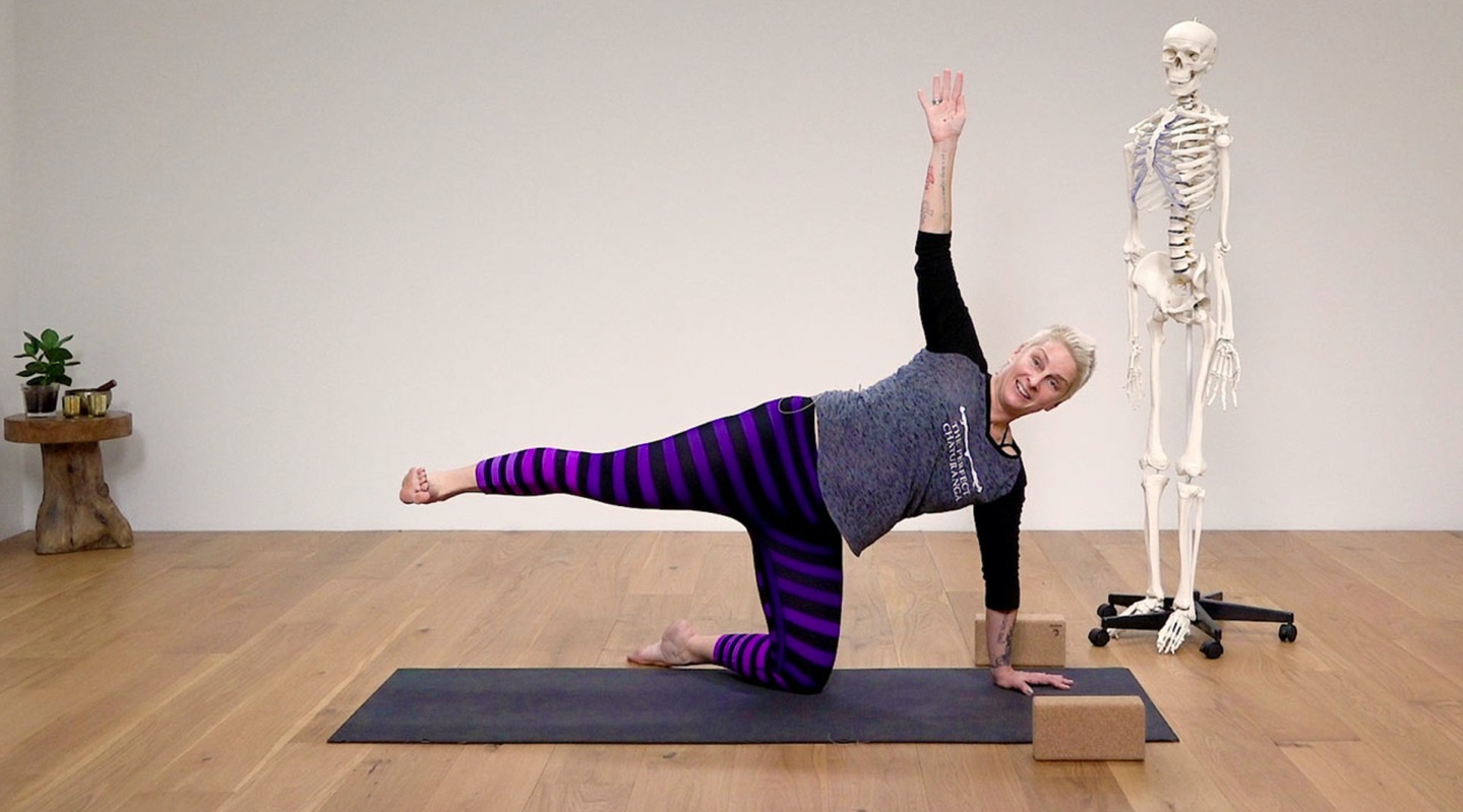 Core Flow & Restorative Yoga for Back and Obliques: Zen & Tonic.
