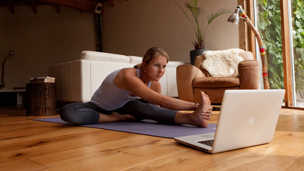 The pros and cons of online yoga - Yoga