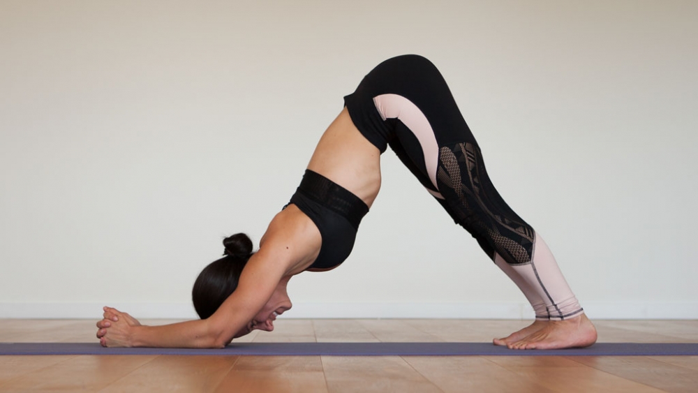 Yoga for strength - Ekhart Yoga
