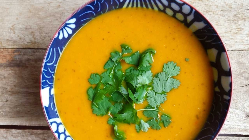 Sweet and spicy roots soup - Ekhart Yoga