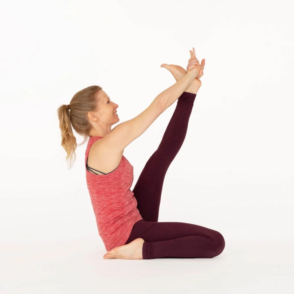Hero (Virasana) – Yoga Poses Guide by WorkoutLabs
