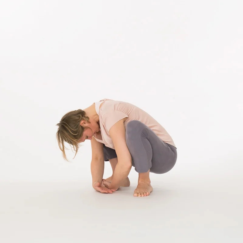 Share more than 141 extended leg squat pose best - kidsdream.edu.vn