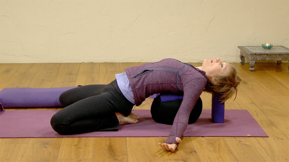 11 Yoga Poses for Tight Hip Flexor (Hip-Opening Sequence)